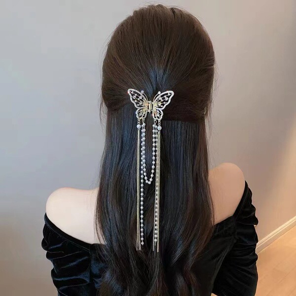 crab pin with butterfly with tassels pearl