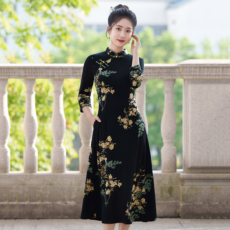 顯瘦奧黛媽媽裝改良旗袍2024新款年輕款女復古中長袖連衣裙秋冬裝