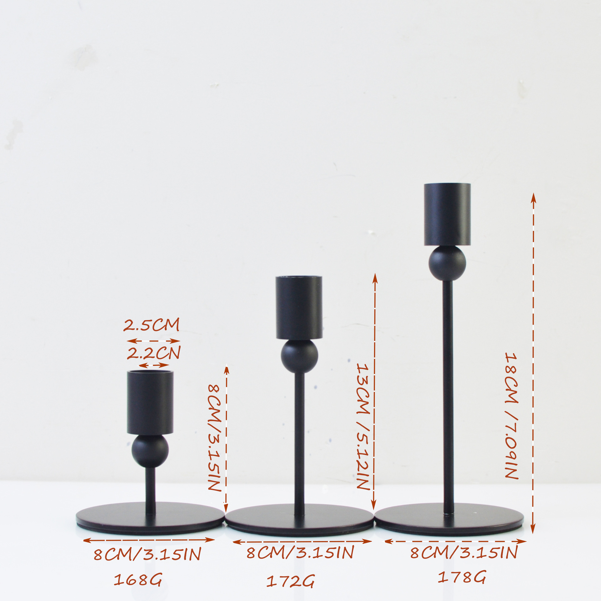 Nordic bola de hierro decorativo titular de la vela de tres piezas conjunto simple candelabro Negro occidental de una sola cabeza decoración candelabro transfronterizo