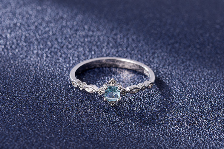 Exquisite Kleine Topas Europäische Und Amerikanische Mode Zirkon Blau Topas Ring Schmuck display picture 5