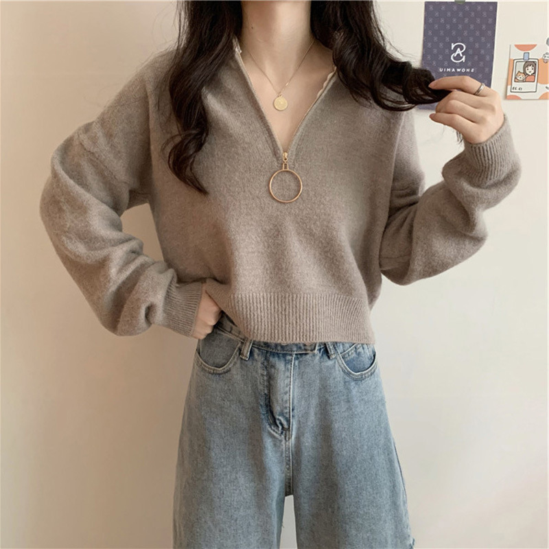 White demi-season design knitted sweater with zipper