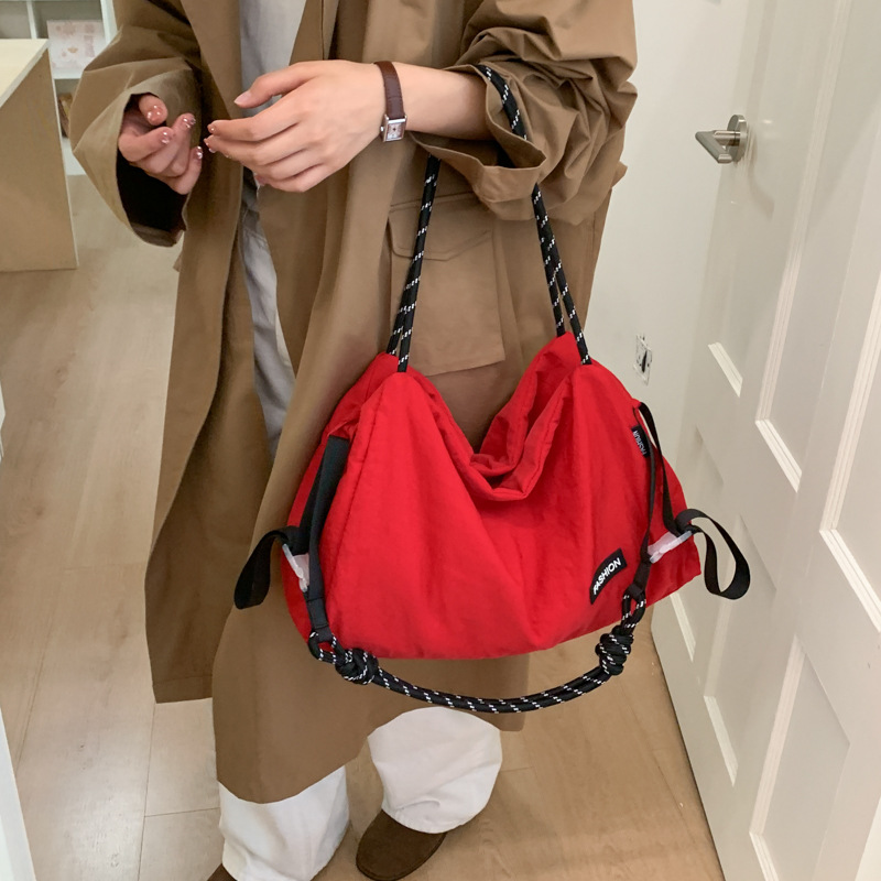Qadın çiynində çanta, büzməli, nylon, böyük tutumlu
