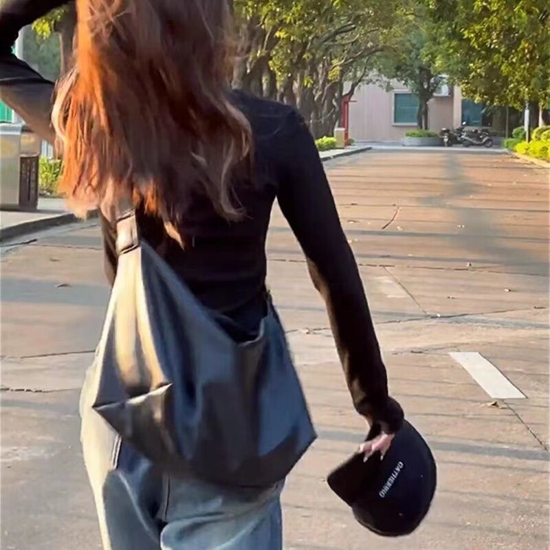 Cross-Border Lazy Style Tote Bag for Women 2026 New Soft Leather Large Capacity Crossbody Bag for Commuting with a Relaxed Feel Shoulder Bag Cross-Border Lazy Style Tote Bag for Women 2026 New Soft Leather Large Capacity Crossbody Bag for Commuting with a Relaxed Feel Shoulder Bag
