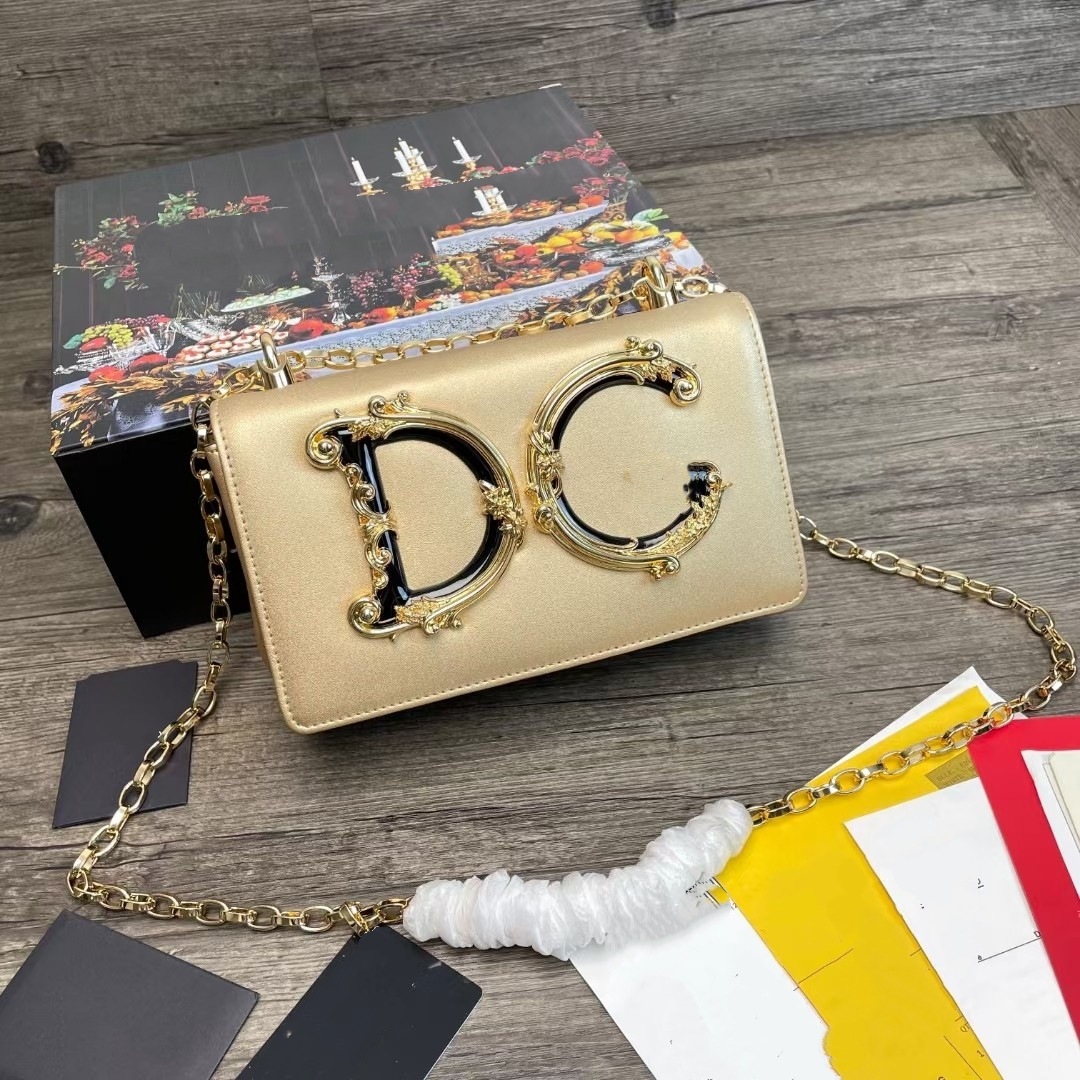 D-Brand 2025 New Cross-Border Luxury Texture Banquet Small Square Bag For Women Fashion Versatile Chain Shoulder Crossbody Bag - Thumbnail 4