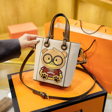 北包包厂家直销女包时尚百搭水桶包超可爱小熊包小清新洋气斜挎包