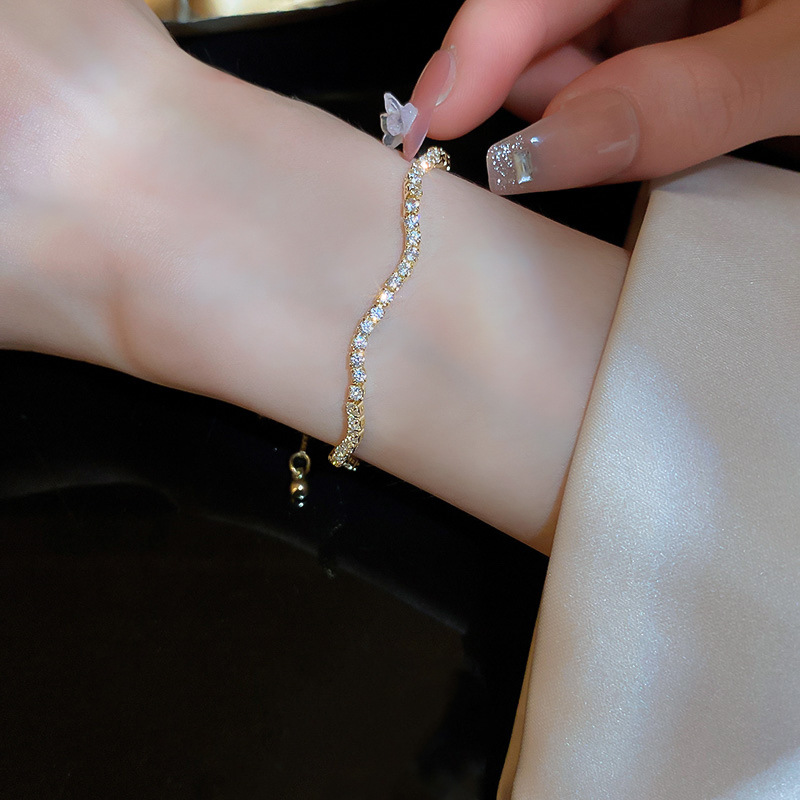 Simple Style Geometric Copper Zircon Bracelets In Bulk display picture 3