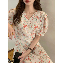 度假风雪纺裙子气质v领泡泡袖女装潮2025夏季韩系初恋碎花连衣裙