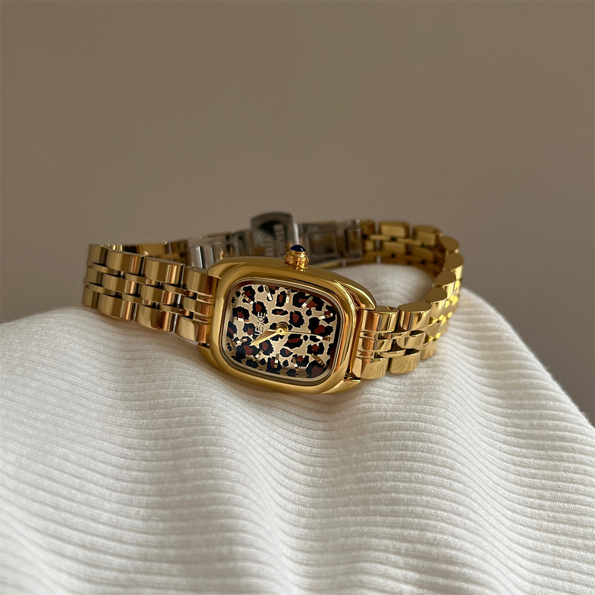 Quartz Movement Leopard Pattern Casual Retro Leopard Double Side Snaps Quartz Watch