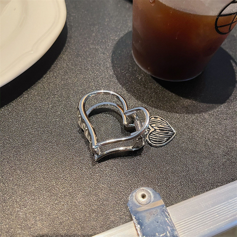 Love pendant clip South Korea niche design versatile temperament simple hairpin back clip exquisite hair accessories for women