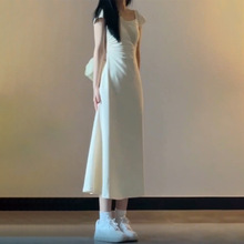 温柔风初恋白色方领短袖连衣裙子女夏季2024新款法式气质包臀长裙
