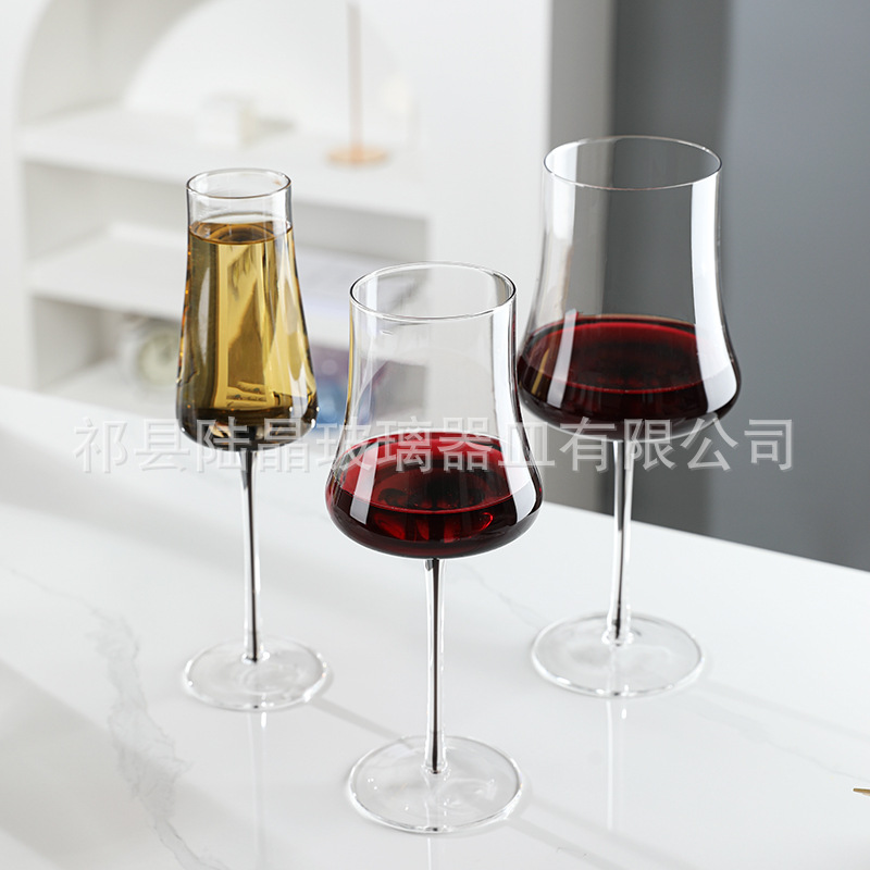 Hecho a mano creativo cóncavo Fondo interior vidrio de seda gris ahumado cristal rojo vino vidrio luz estilo de lujo soplado copa vino conjunto