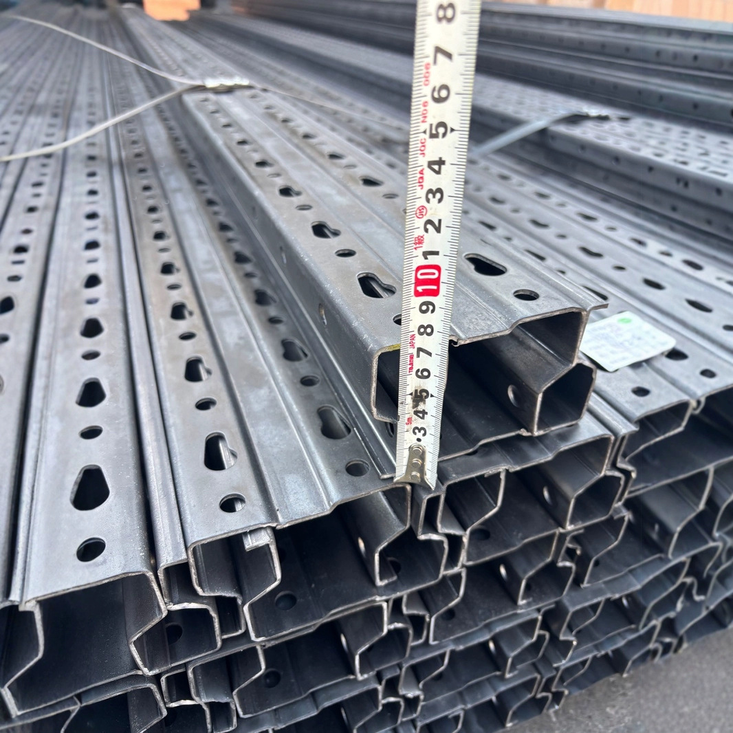 现货特价货架柱子10070孔距75mm葫芦孔滴水孔立柱重型仓储货架立