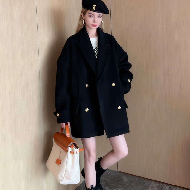 25 Autumn and Winter European and American Fashion Simple Black Loose Versatile Quilted Thickeneded Woolen Outwear Jacket for Women in Stock