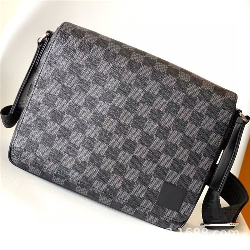 Direct Sales Cross-Border m Lv Men's and Women's Bags, Box Bags, Chain Bags, Black Warrior Messenger Bags, Three-In-One Men's Bags, Pillow Bags