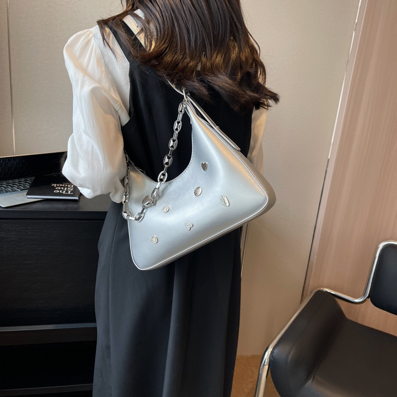 High-end Western style all-match niche design bag for women 2023 new summer Western style shoulder underarm bag handbag