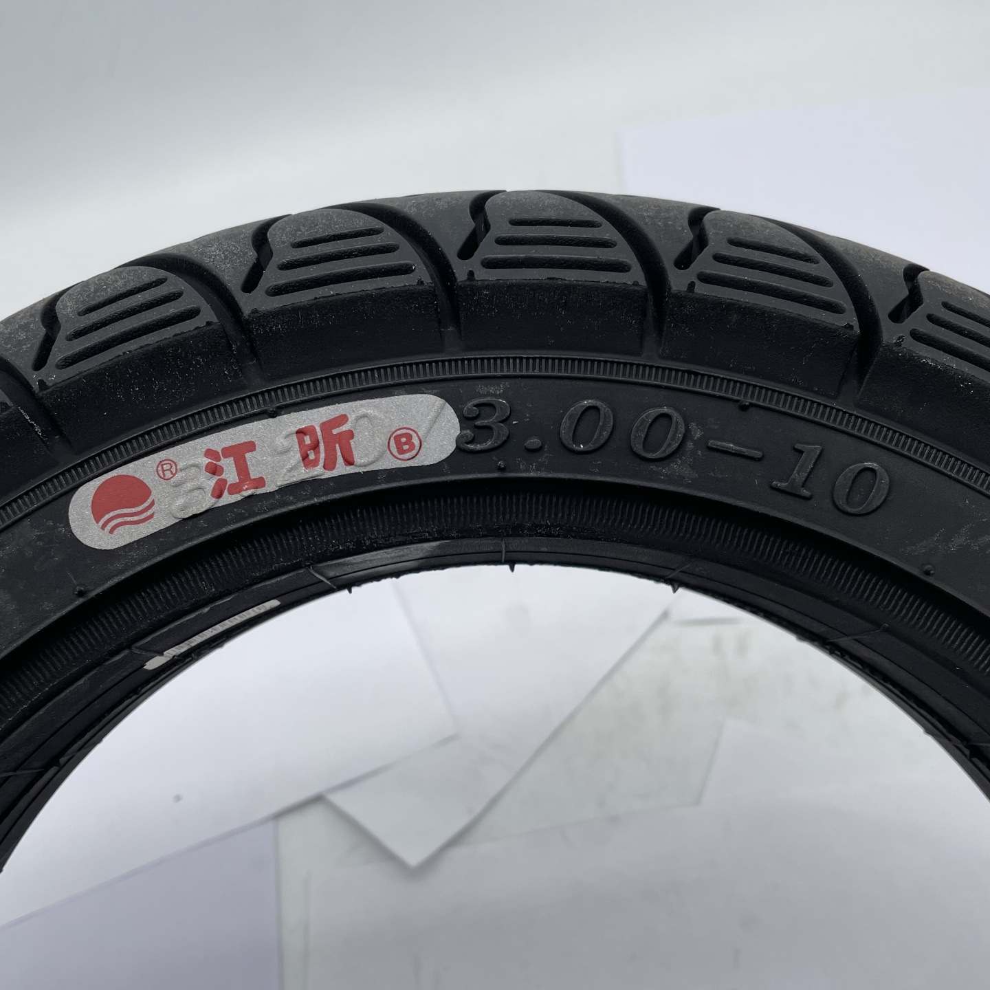 3.00-10江昕实心胎实物图2