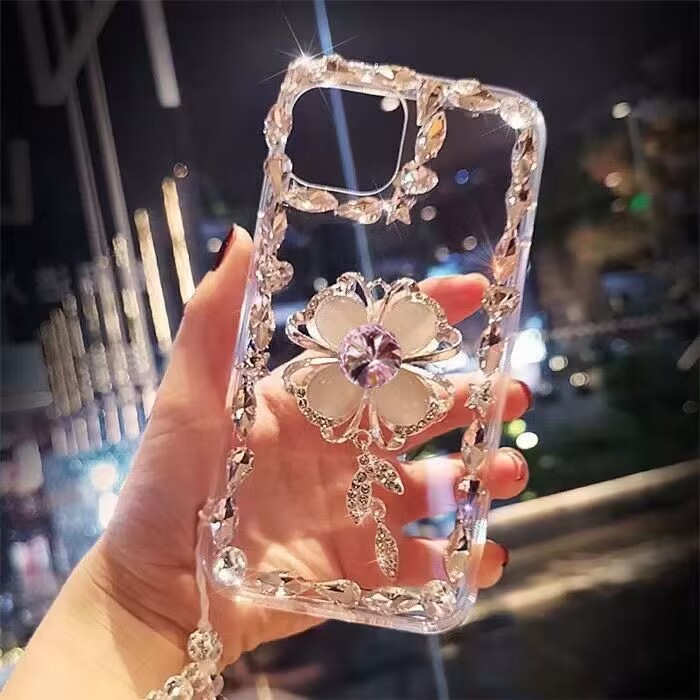 iPhone15 Rhinestone Clover Case