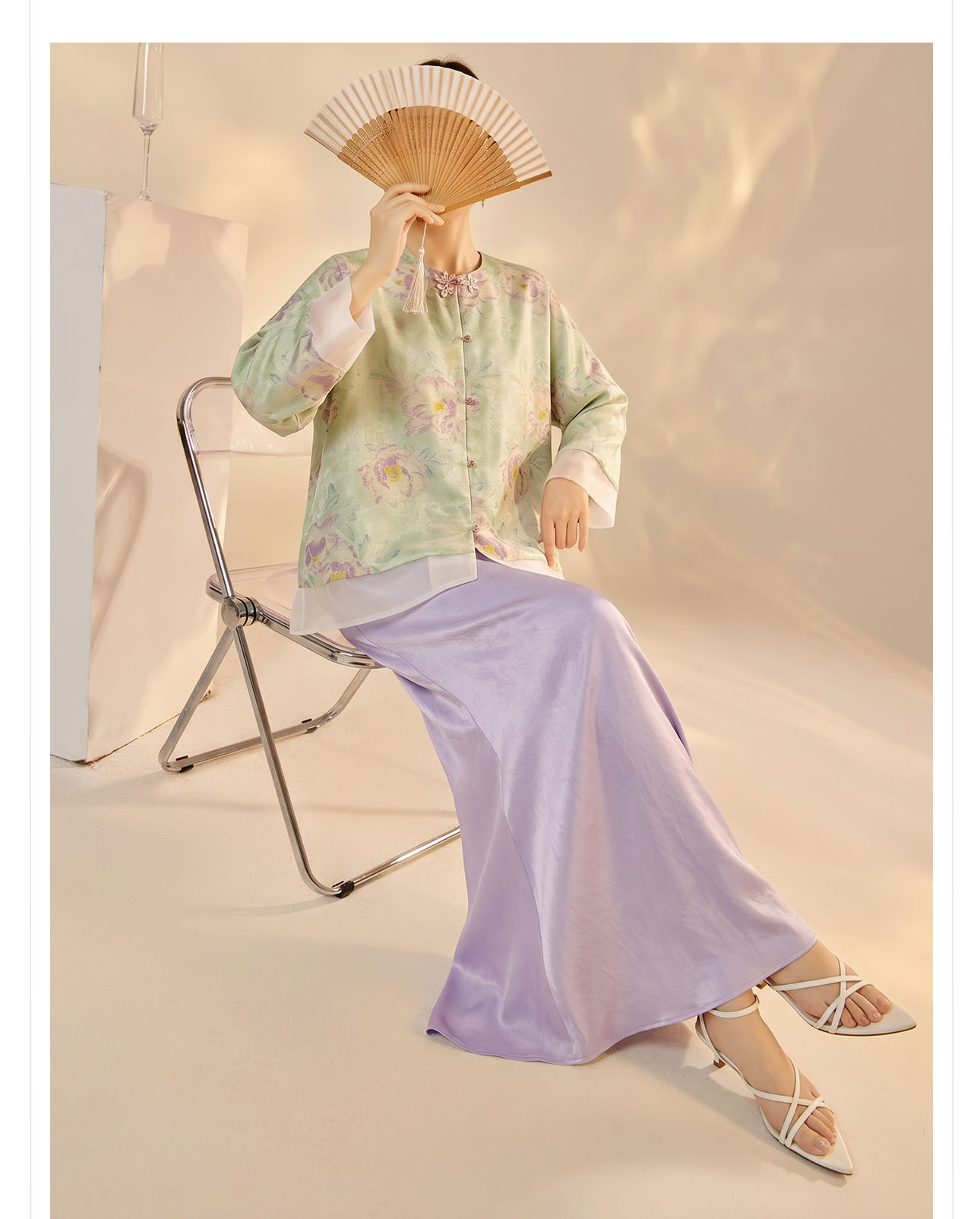 Bộ váy áo khoác ngoài và chân váy phong cách Trung Hoa mới, chất liệu gấm thêu hoa văn, cài khuy vải, tay áo dài, cổ đứng — Xuân Huy Xanh, bộ đồ, Màu tím nửa váy chi tiết 3