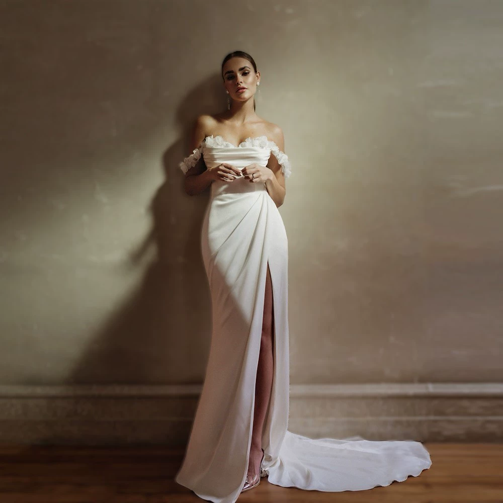 White wedding dress, french style, "fish tail" cut, lace dress