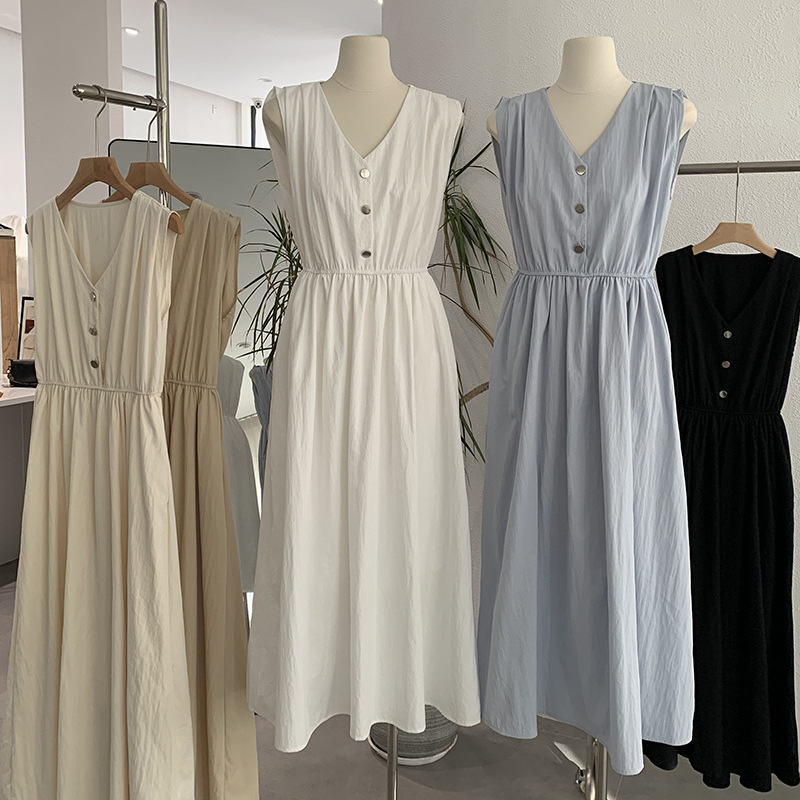 Long dress with sleeves sleevless