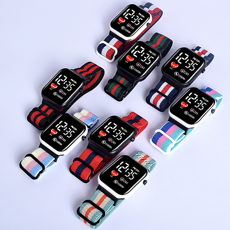 Nueva bolsa de lona colorida LED pequeño reloj cuadrado deportes al aire libre multifuncional impermeable estudiante hombres y mujeres reloj electrónico.