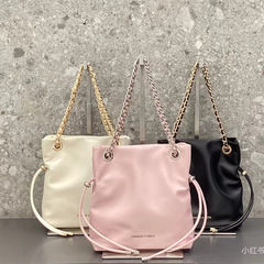 小C家2025新款休闲百搭斜挎包精致手提水桶包时尚简约单肩女包潮