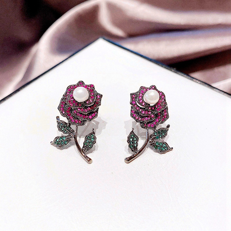 Korea Retro Rose Pearl Zircon Micro-inlaid Copper Earrings Wholesale Nihaojewelry display picture 1