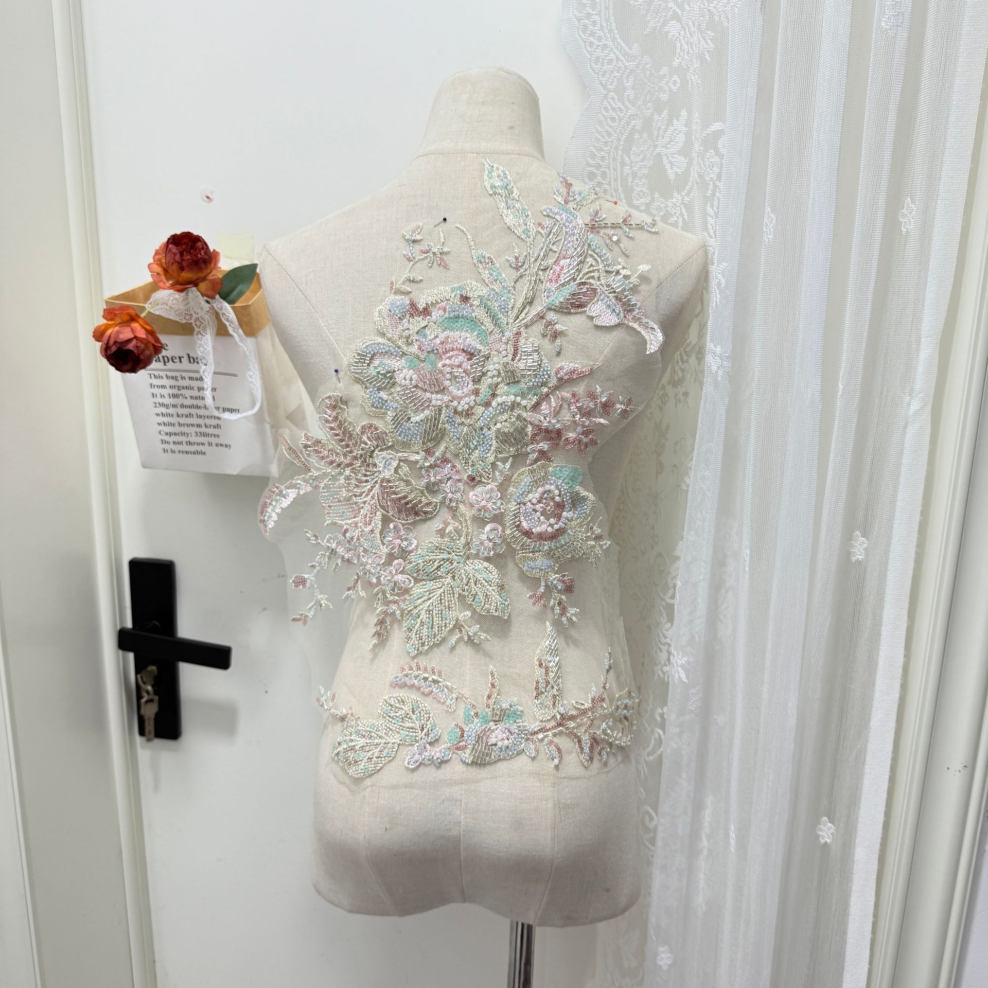 高档钉珠立体刺绣蕾丝花朵布贴贴花婚纱服装演出服diy装饰辅料