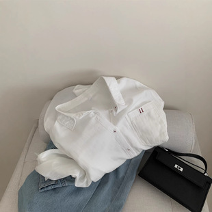 �nϵ�ٴ����L���޼��r��Ů�p��͸�ⴺ��̽��ڴ���ɫ���I�r���_��