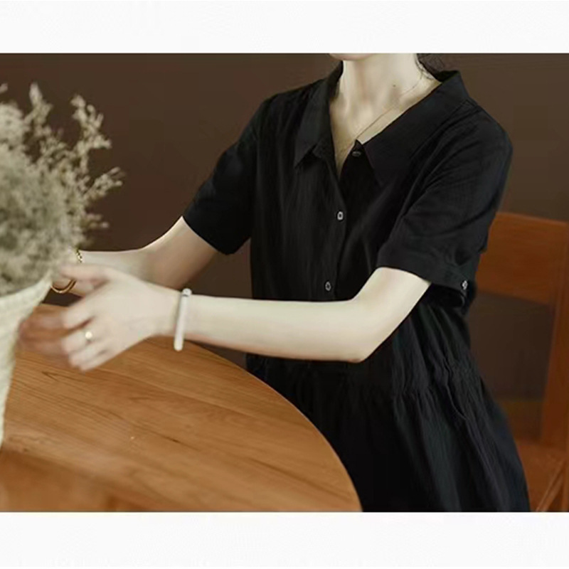 2025 Spring/Summer New Style Salt-Shrink Pleated Texture Turn-Down Collar Loose Black Mid-Length Dress Customized for Slightly Plus-Size Figures 2025 Spring/Summer New Style Salt-Shrink Pleated Texture Turn-Down Collar Loose Black Mid-Length Dress Customized for Slightly Plus-Size Figures