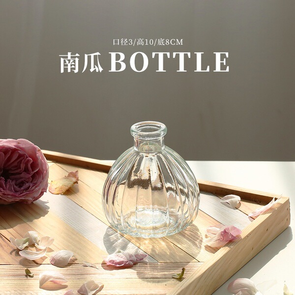 Retro light luxury relief transparent French mini glass vase living…