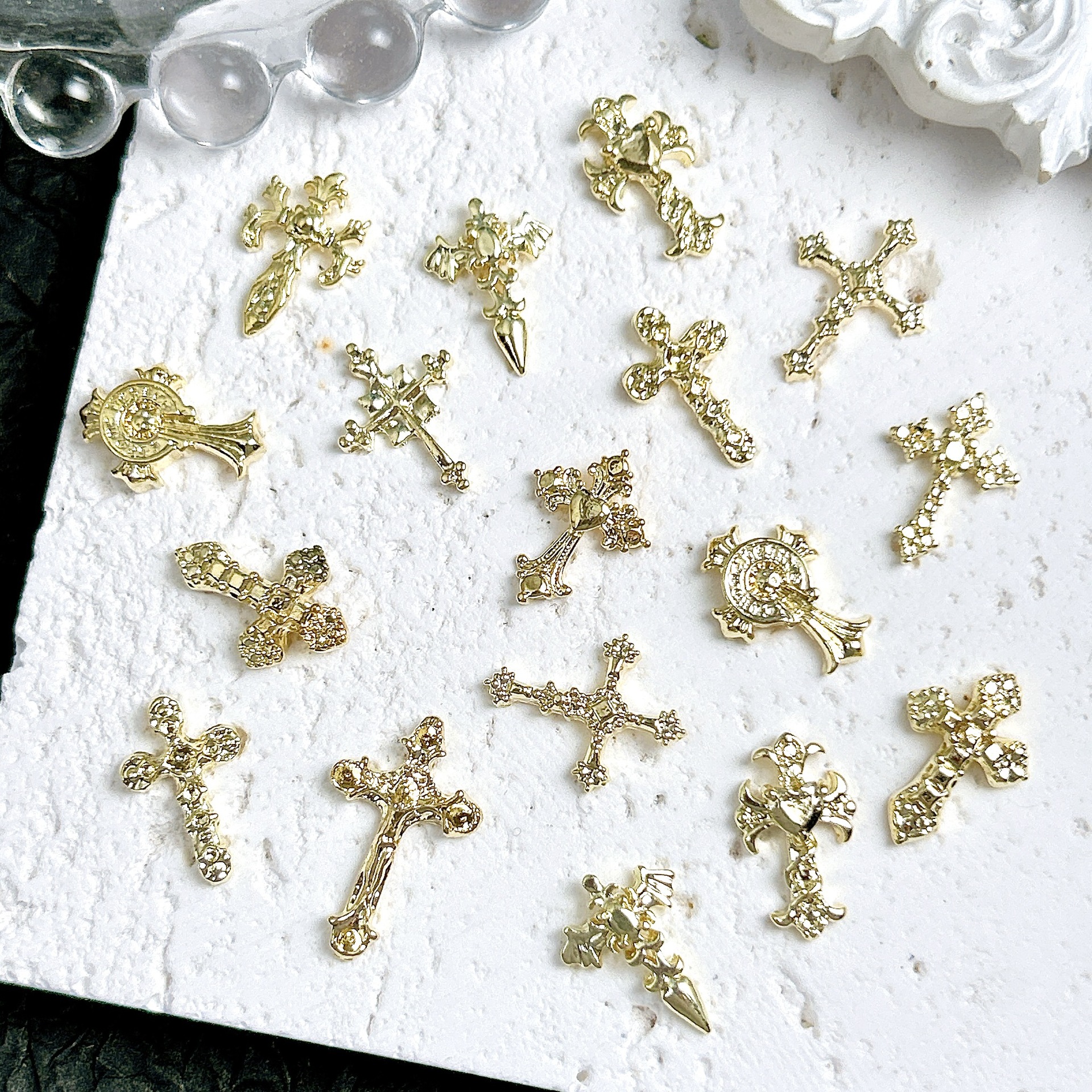 Ventas transfronterizas de joyas de manicuría cruces oro y plata super brillante diamante completo retro punk cruces joyas accesorios diy