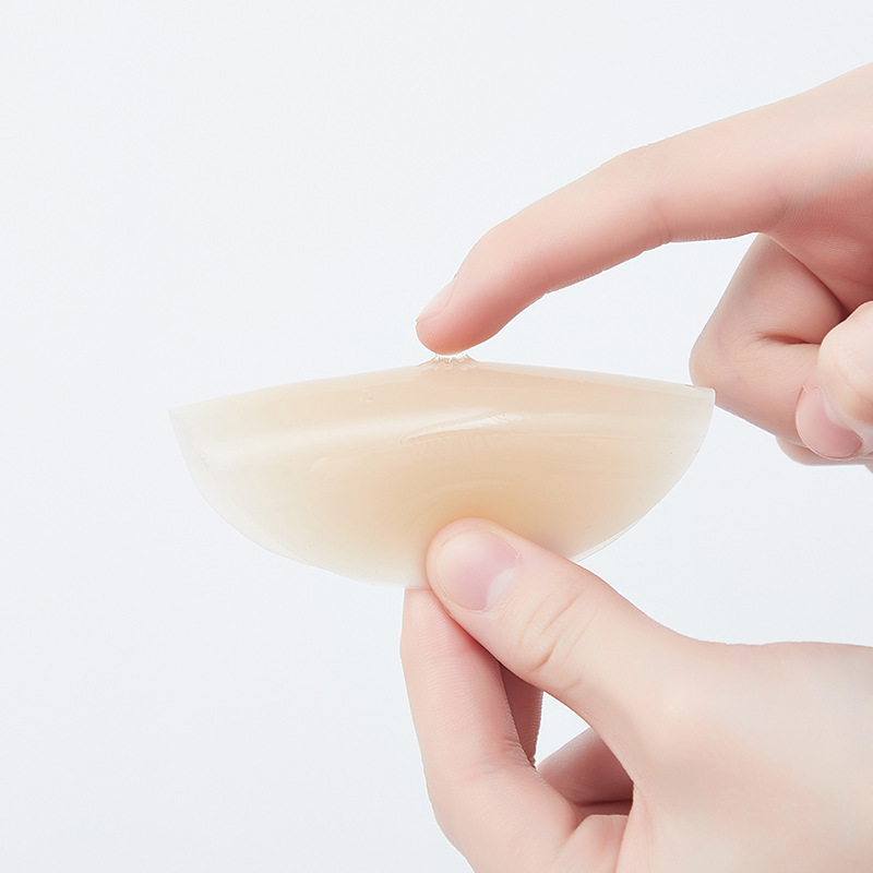 Fina Fu Sticker para el pecho pequeño El parche para el pecho impermeable de verano se puede usar repetidamente para el vestido de novia con tirantes antideslizantes finos y sin costuras de silicona