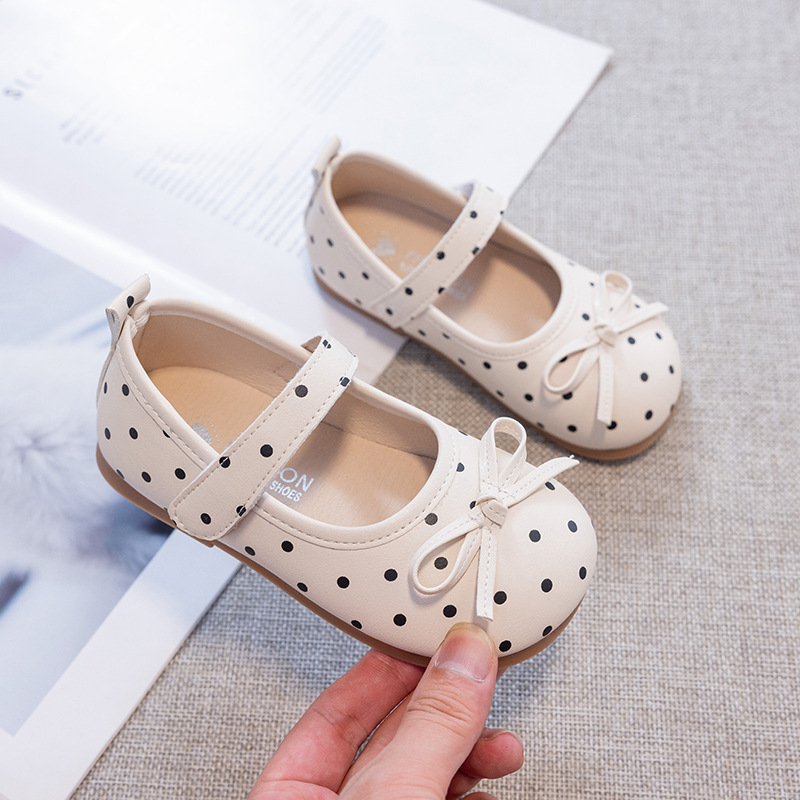 Zapatos de princesa de arco ondulado de niñas 2026 primavera y verano nuevos zapatos de moda para niños pequeños zapatos de cuero de estilo extranjero zapatos de bebé image 5