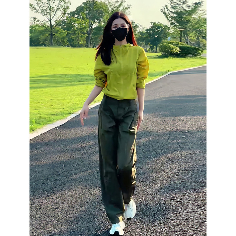 2025 Super Popular Summer Wear, a Complete Set of Korean Fashion Sports Casual Sun Protection Hooded Tops and Pants Two-Piece Set