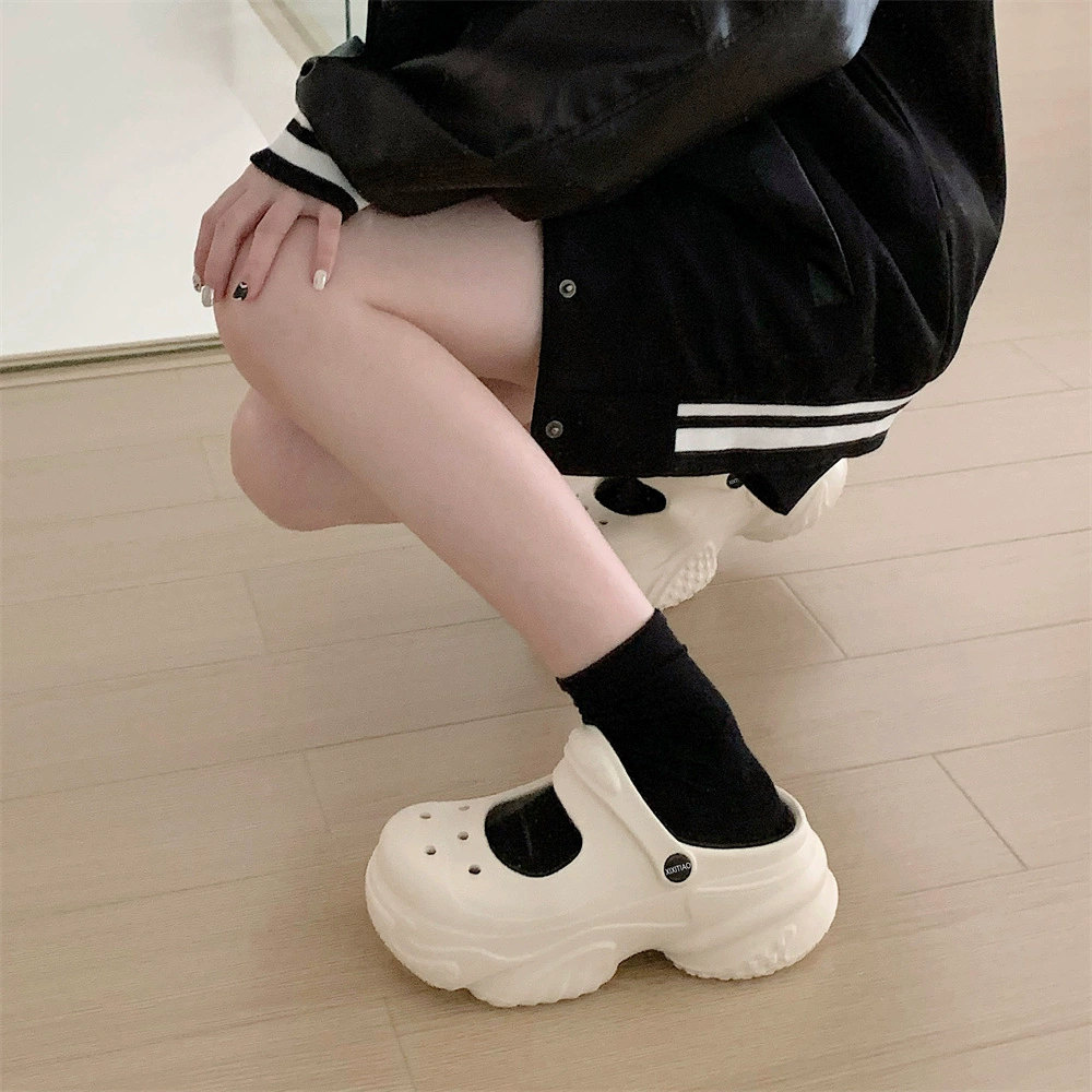 Новая мода для девочек носит холодные тапочки Baotou 2024 летом увеличение EVA мягкая и толстая подошва обувь Мэри Джейн