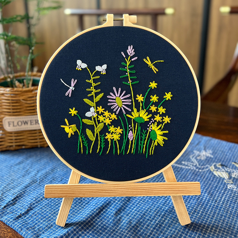 Pintura colgante hecha a mano Paquete de material de bricolaje de flores y plantas bordadas en inglés Serie de mariposas de flores bordadas en 3D Lu Pintura básica para principiantes