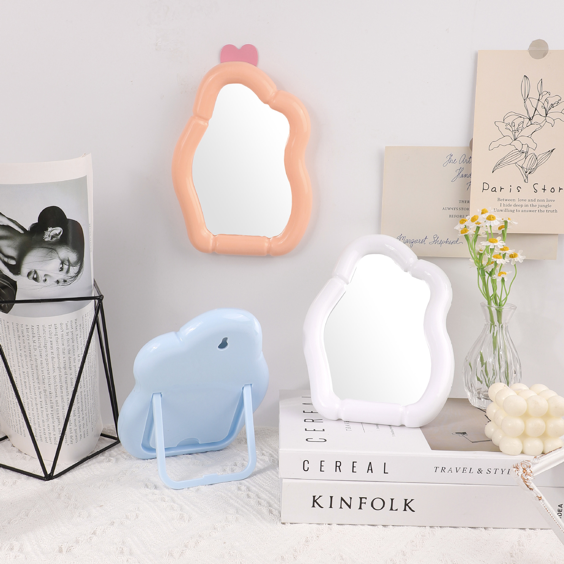 Espejo de maquillaje encantador Espejo ondulado de escritorio colgado en la pared dormitorio de estudiantes red Espejo de maquillaje de oficina pequeño espejo