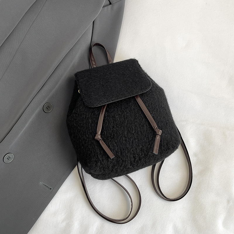 2024 invierno nueva mochila de moda casual para mujeres fresca y popular pequeña mochila marrón retro de moda