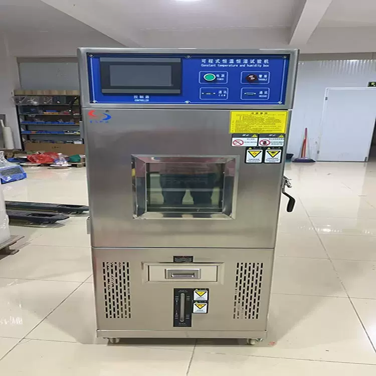 设备设置将样品放入双85试验箱中 设置温度为85°C 相对湿度为85%