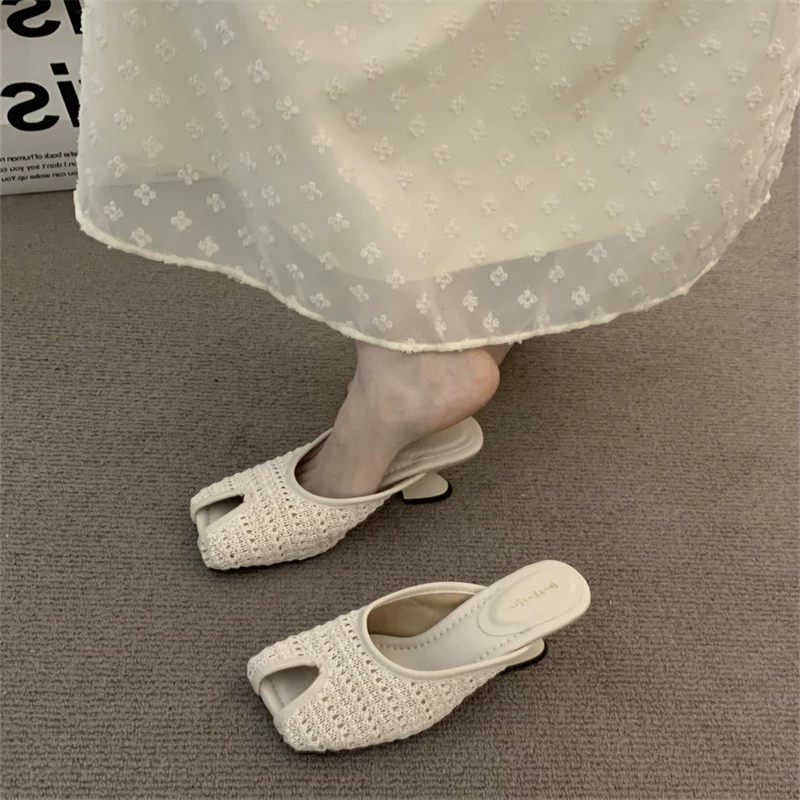 Вечерний бриз: высокие каблуки, нишевые богемные босоножки Birkenstock для женщин, обувь для отдыха на открытом воздухе, летние каникулы 2025, плетеные сандалии на массивном каблуке с закрытым носком.