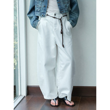 [共线]COLNE秋季新款设计感简约白色筒型分割线牛仔裤女C5327