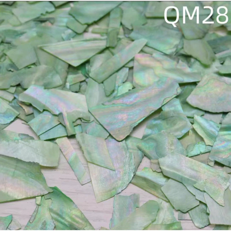 Роспись перламутровым лаком, наклейки из лаковой посуды, инкрустированные заколки в античном стиле, броши, материалы для самостоятельного изготовления, кусочки ракушек, пазлы для дизайна ногтей.