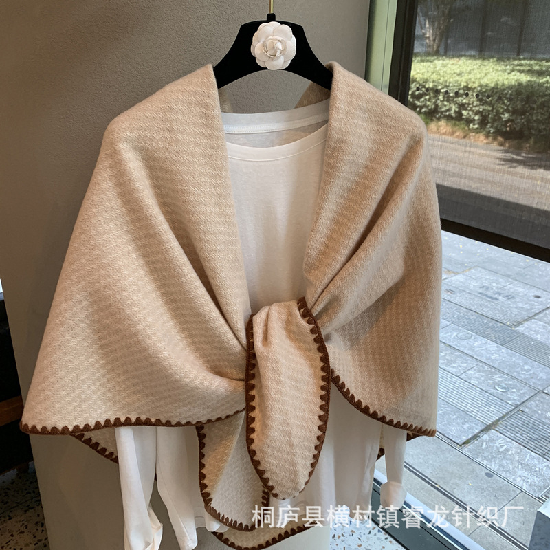 秋冬季三角巾披肩女外搭旅游穿搭焦糖色复古百搭保暖围巾时尚名媛|undefined