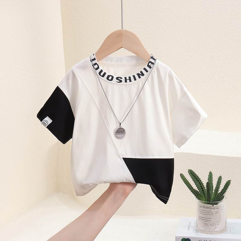 7905 Camiseta de manga corta para niños 2025 Nuevo estilo estilo occidental Camisa de media manga con costuras de verano para niños Ropa de verano para niños