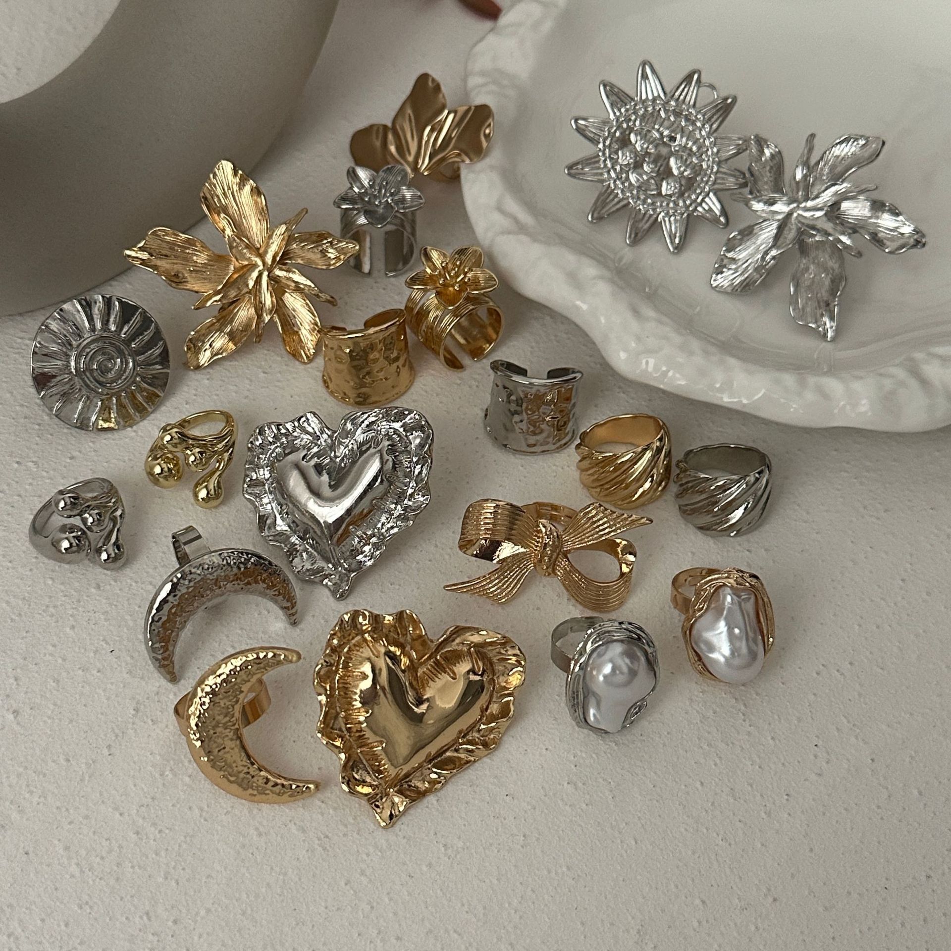 Simple Style Classic Style Geometric Heart Shape Alloy Plating Women's Open Rings display picture 5