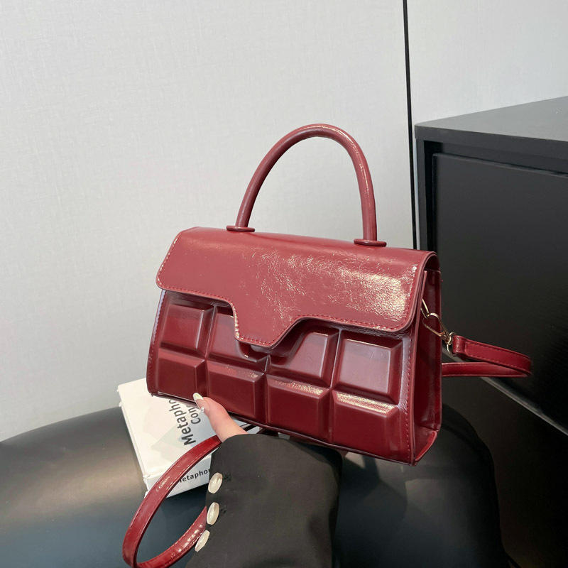 Mendidura a cuadros, color sólido, estilo occidental simple, textura fresca, 2025, bolso cuadrado pequeño de mensajero de un solo hombro de moda coreana de primavera