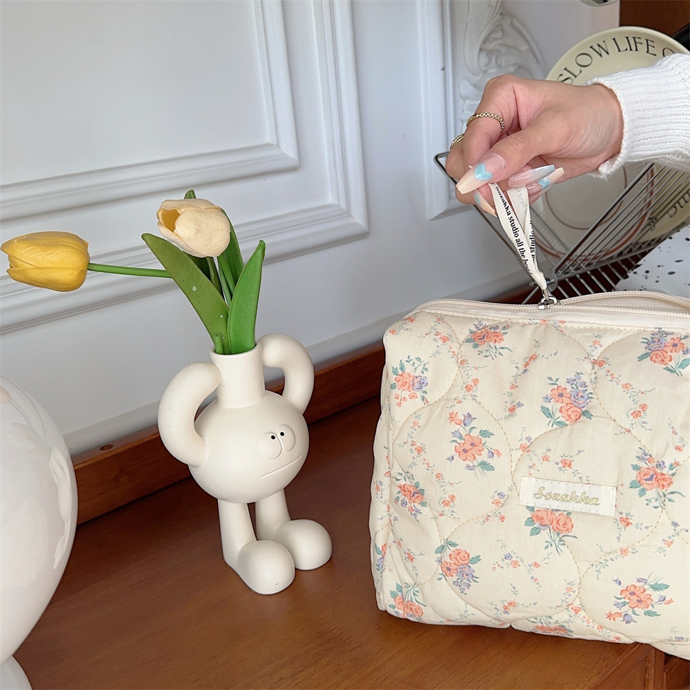 31081 ins Flower Soft Makeup Bag for Women, Portable large-capacity cosmetics and sundries storage bag, clutch undefined