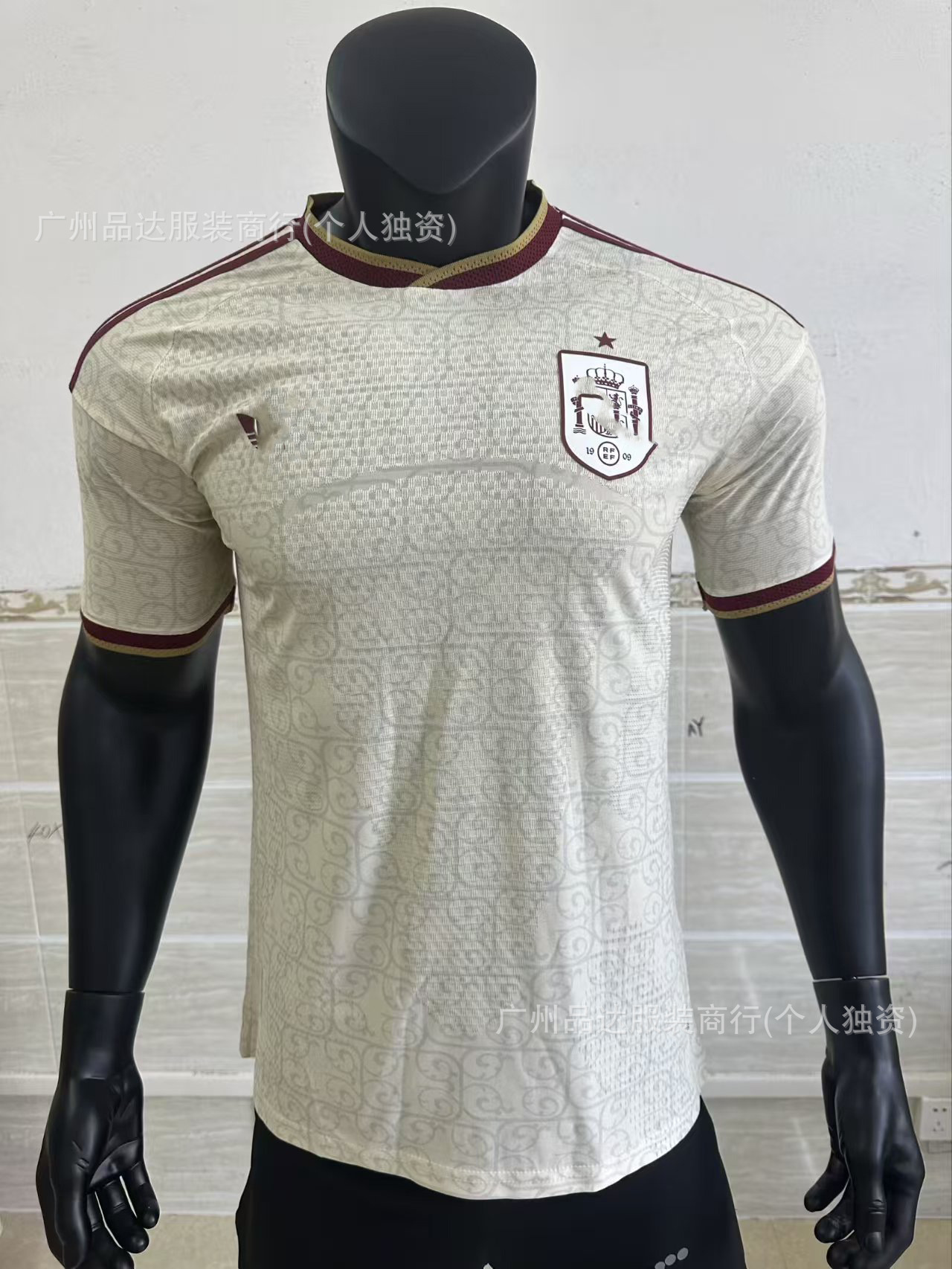 Camiseta de Uniforme de Fútbol Temporada 2526, Versión Jugador del Real Madrid, Edición Especial Selección Nacional, Versión Aficionado, La Liga