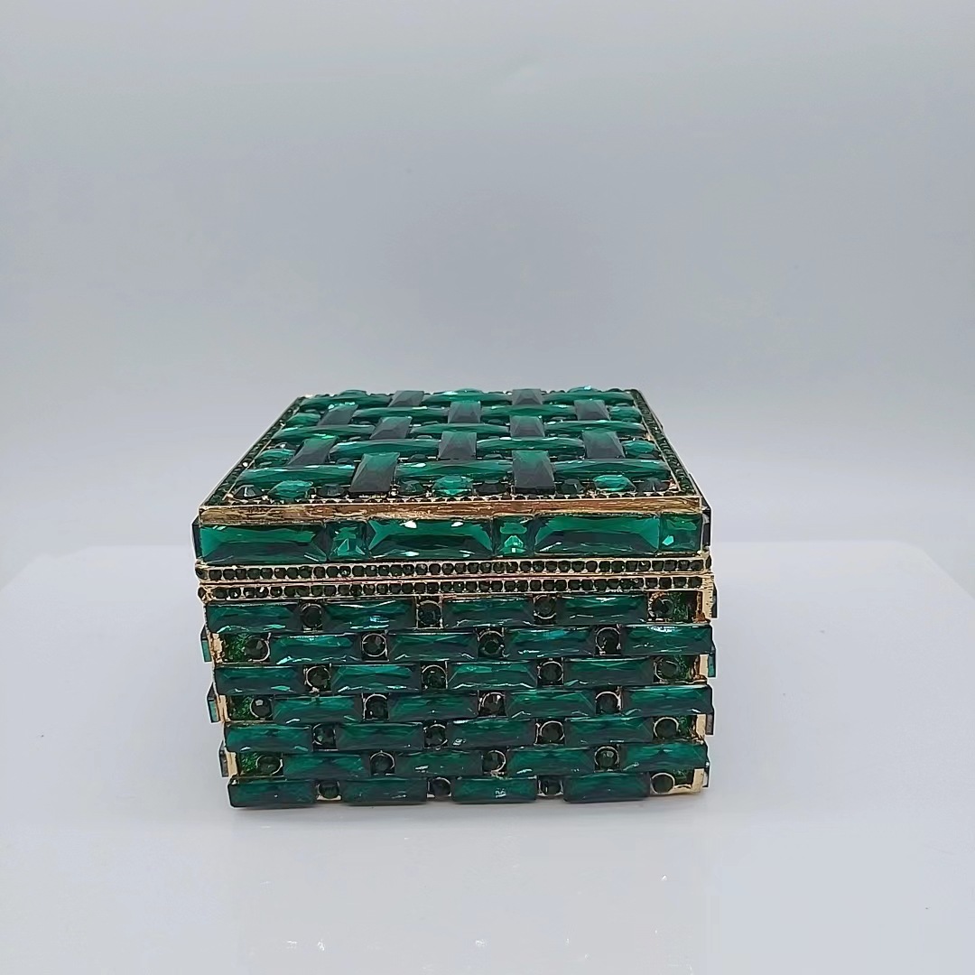 Nuevos diamantes transfronterizos caja de joyería de banquete bolsas tridimensionales de banquete europeas y americanas bolsas de mano de diamantes completas embrague nuevo púrpura